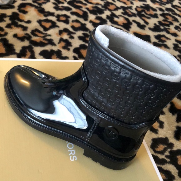 đź’•SOLDđź’•Michael Kors rain boots - Picture 3 of 8